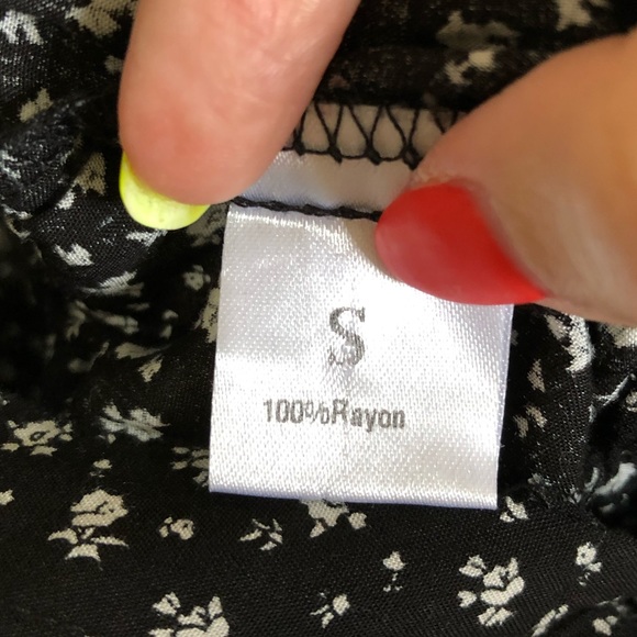 Fun fitted floral black & white jumpsuit size S - Picture 7 of 10